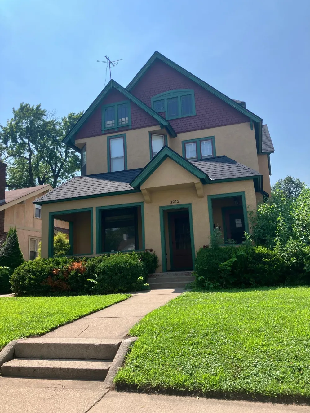 3212 1st Avenue S Minneapolis, MN 55408
