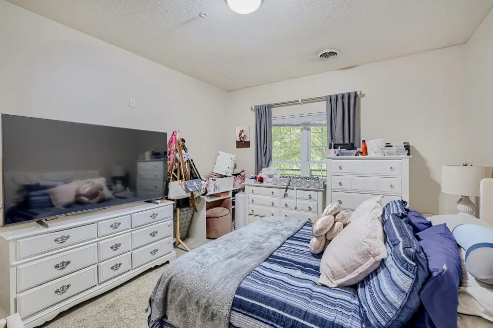 2850 Cedar Ave S #202 Minneapolis, MN 55407