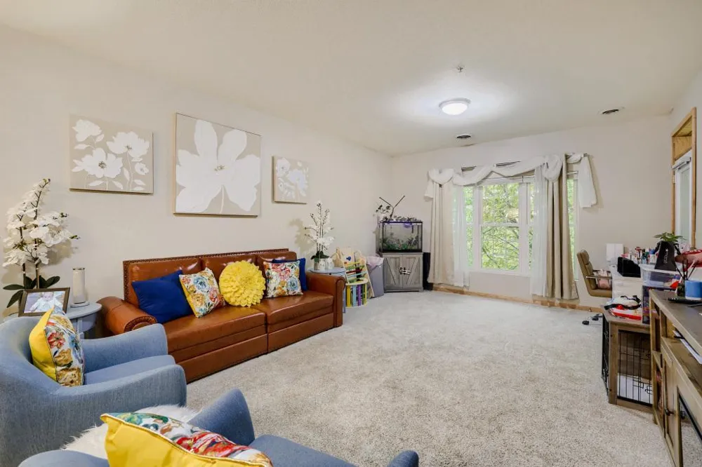 2850 Cedar Ave S #202 Minneapolis, MN 55407