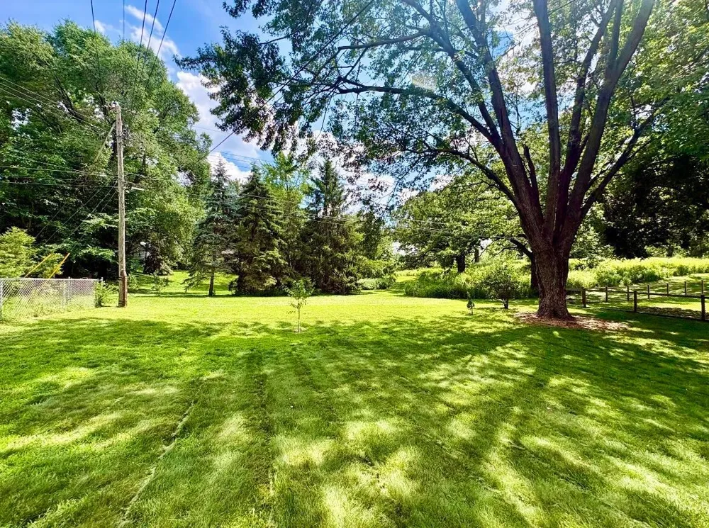 2009 W 83rd Street Bloomington, MN 55431