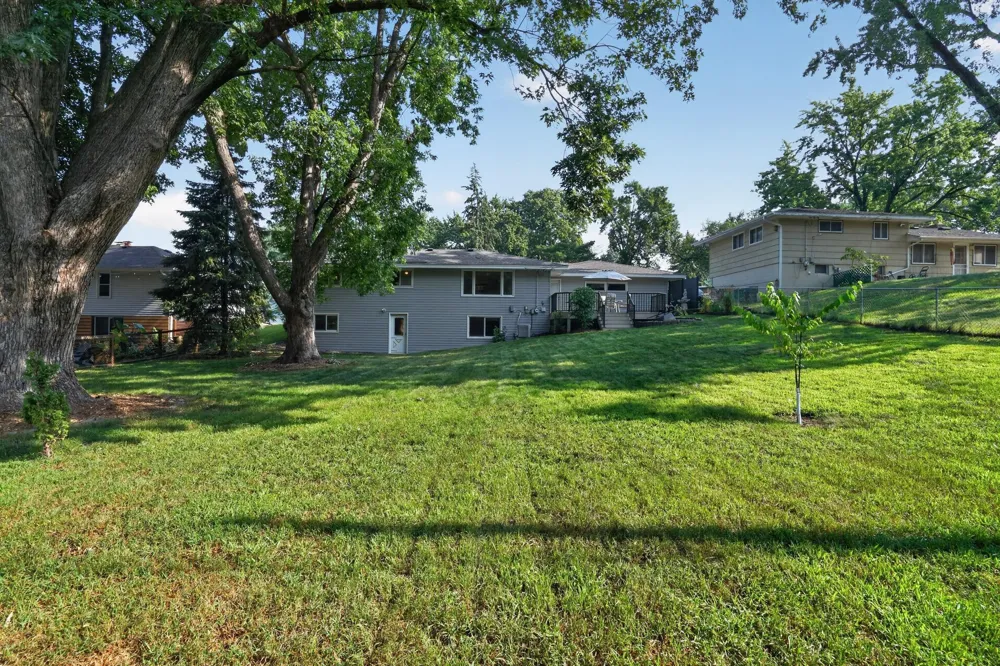 2009 W 83rd Street Bloomington, MN 55431