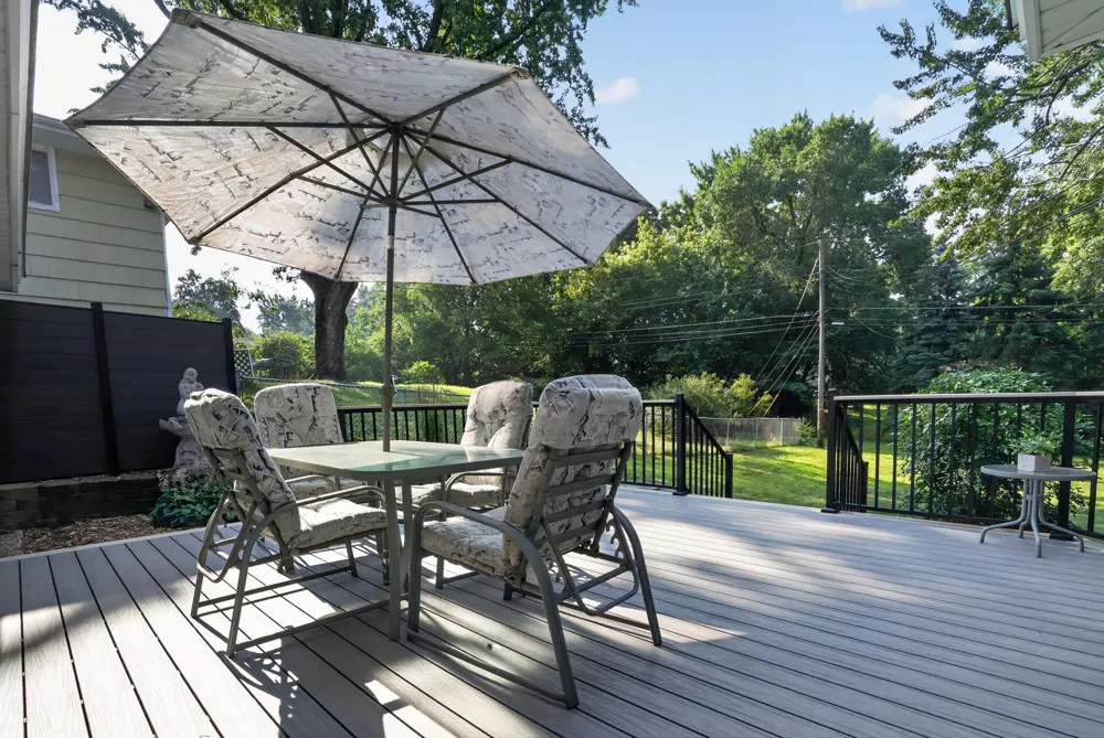 2009 W 83rd Street Bloomington, MN 55431