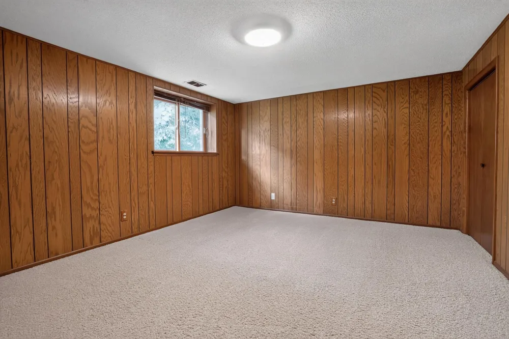 2009 W 83rd Street Bloomington, MN 55431