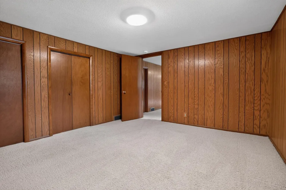 2009 W 83rd Street Bloomington, MN 55431