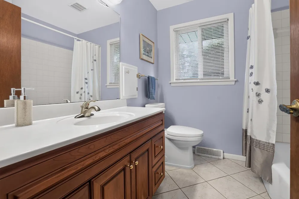 2009 W 83rd Street Bloomington, MN 55431