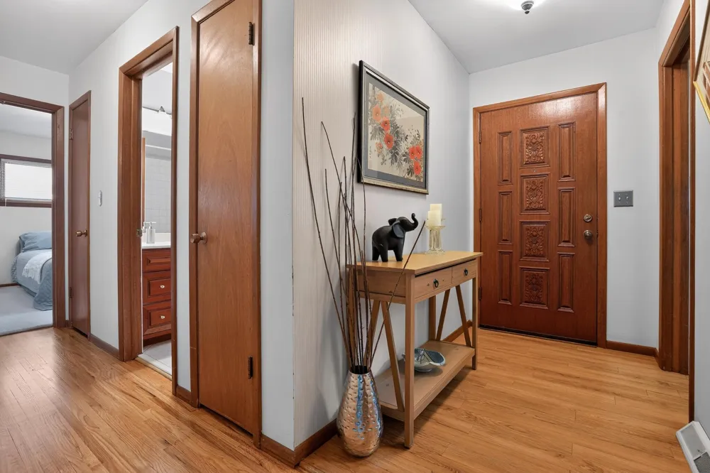 2009 W 83rd Street Bloomington, MN 55431