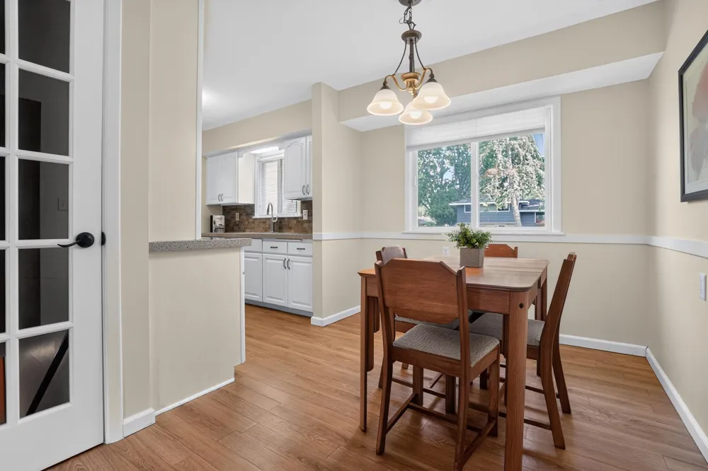2009 W 83rd Street Bloomington, MN 55431