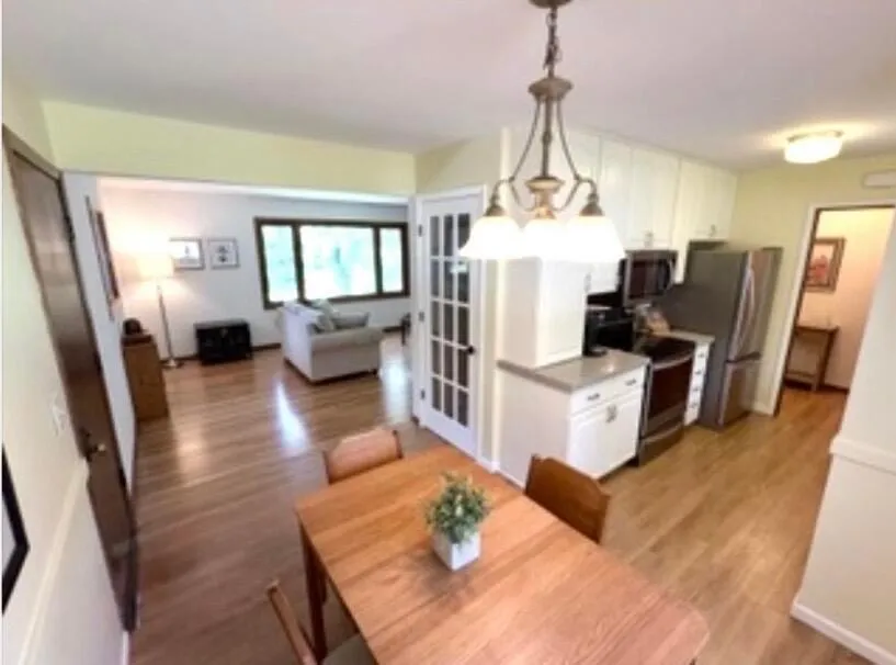 2009 W 83rd Street Bloomington, MN 55431
