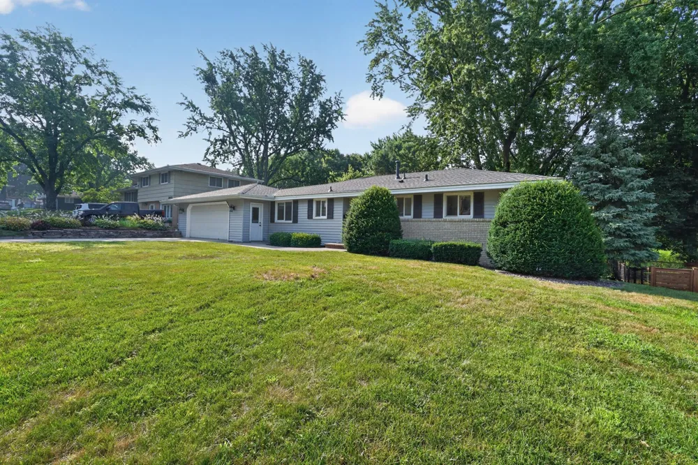 2009 W 83rd Street Bloomington, MN 55431
