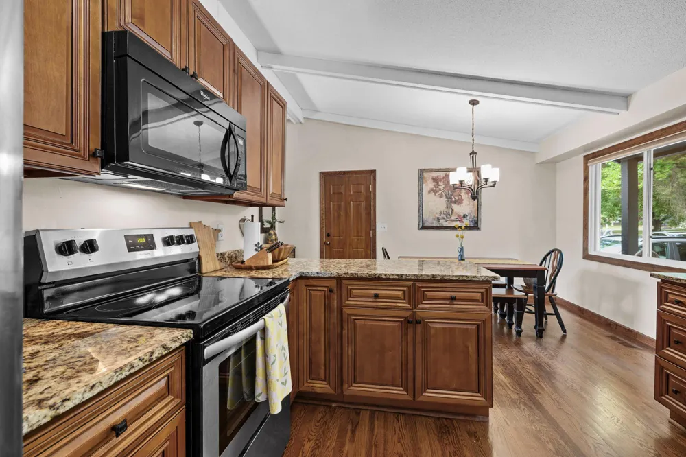 7835 Berkshire Lane Maple Grove, MN 55311