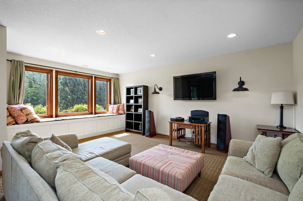 6786 Yellowstone Lane Maple Grove, MN 55311