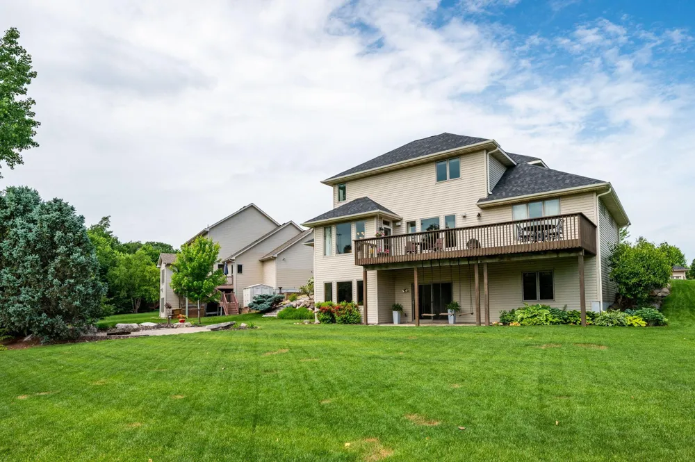 6786 Yellowstone Lane Maple Grove, MN 55311