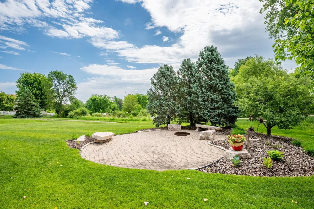 6786 Yellowstone Lane Maple Grove, MN 55311