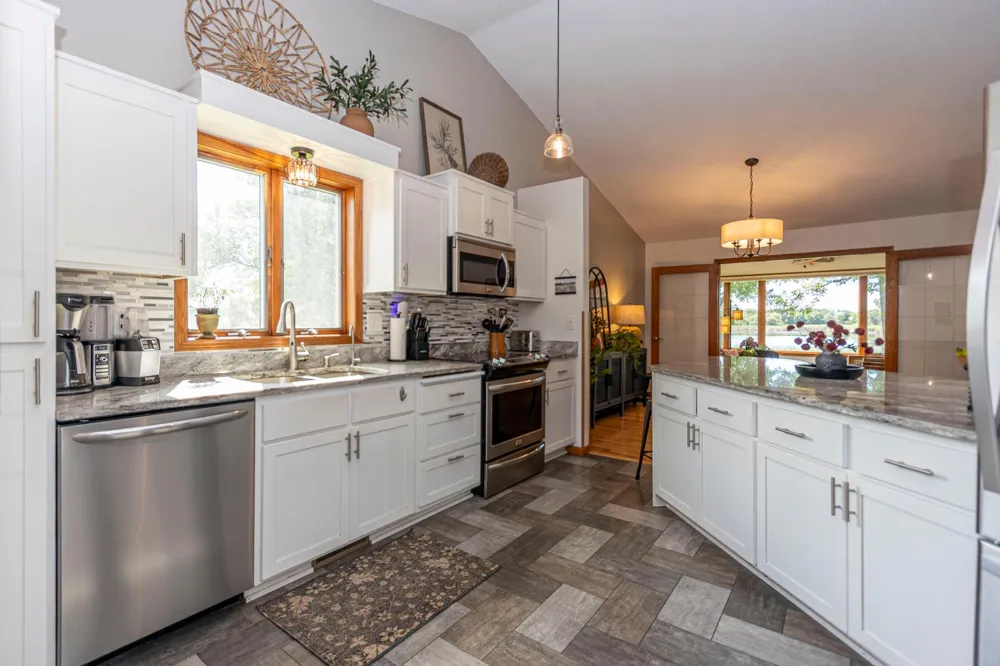 412 Voyager Drive Alexandria, MN 56308
