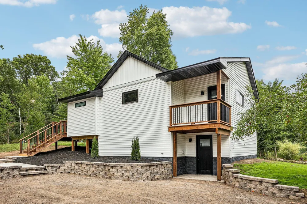 8631 241st Avenue NE Stacy, MN 55079