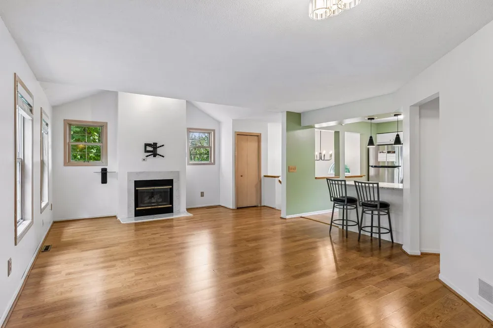 4902 Bayswater Road Minnetonka, MN 55345