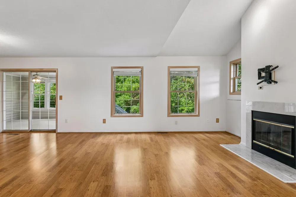 4902 Bayswater Road Minnetonka, MN 55345