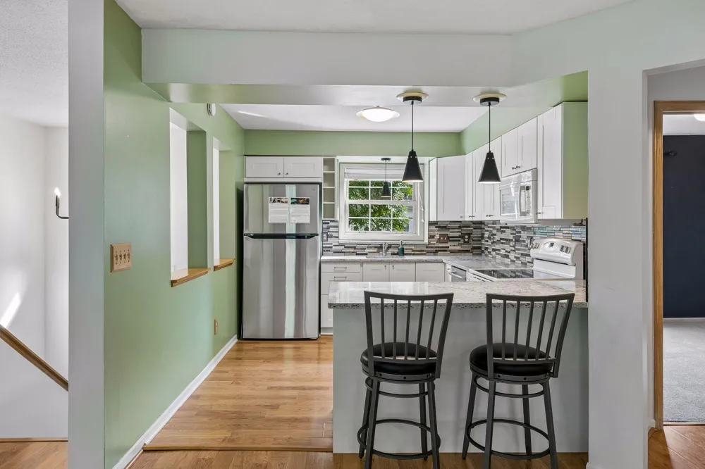 4902 Bayswater Road Minnetonka, MN 55345