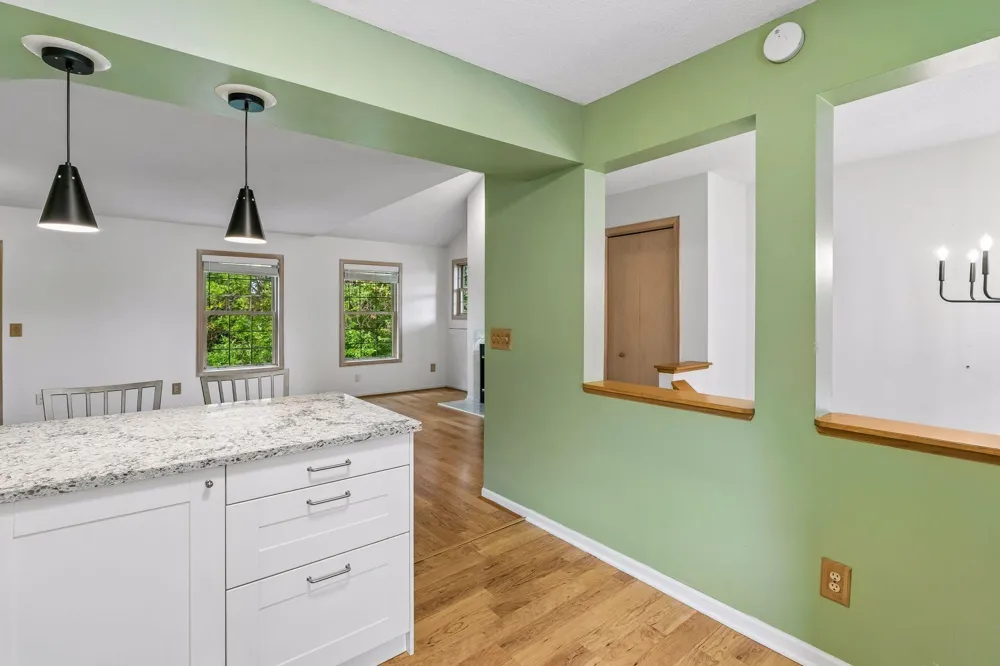4902 Bayswater Road Minnetonka, MN 55345