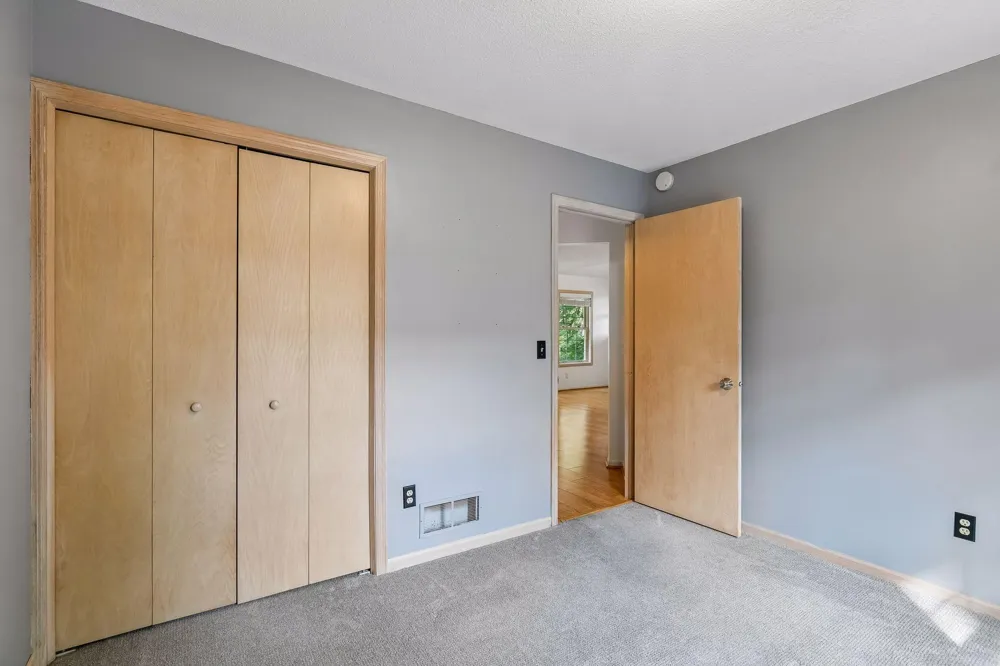 4902 Bayswater Road Minnetonka, MN 55345