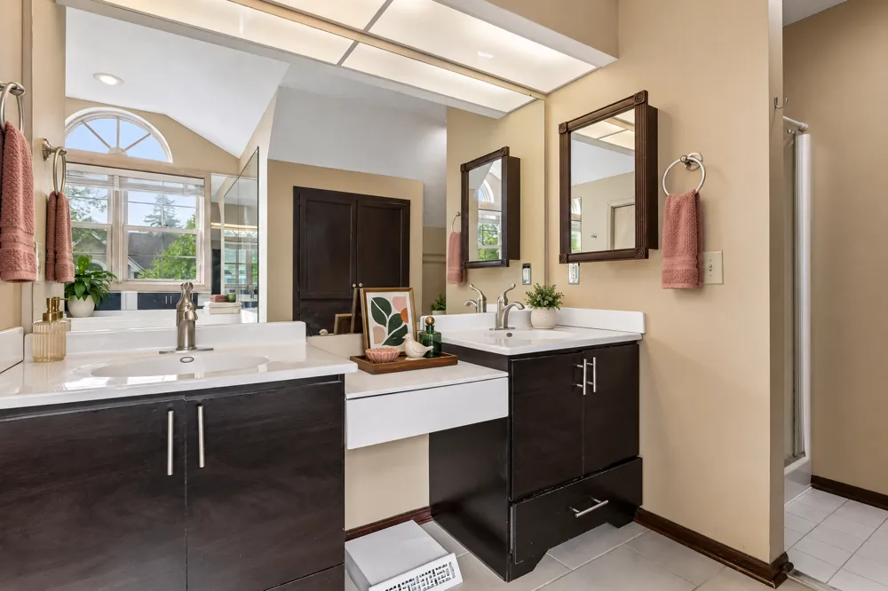 4902 Bayswater Road Minnetonka, MN 55345