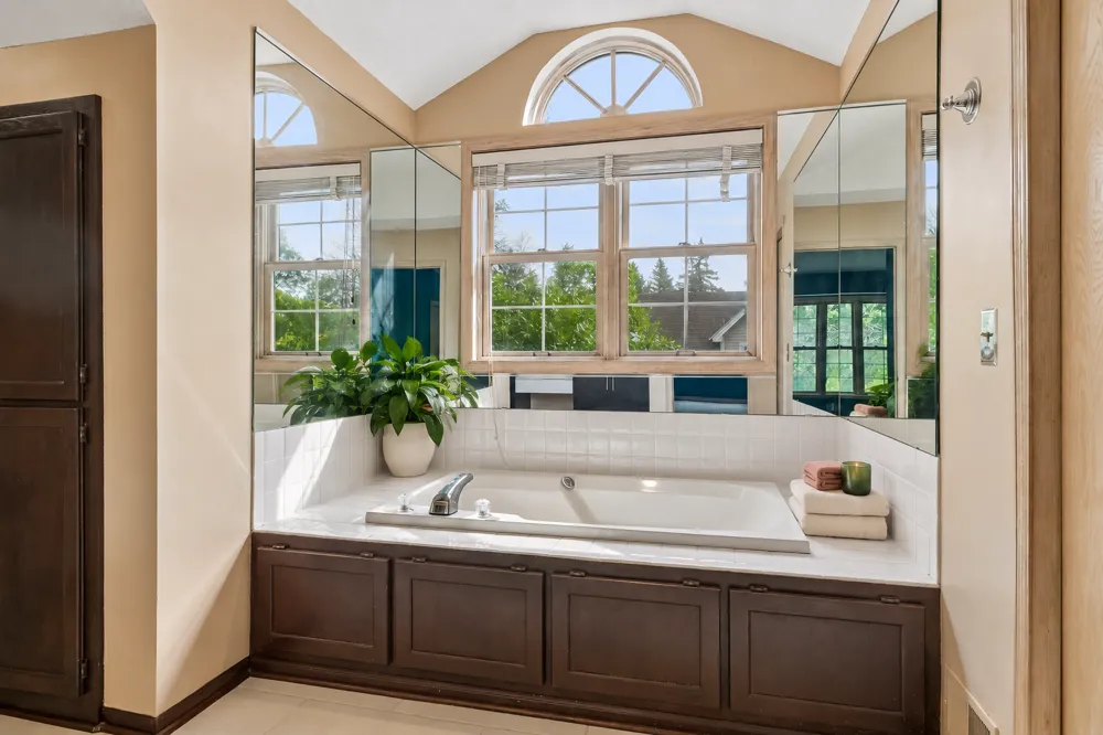 4902 Bayswater Road Minnetonka, MN 55345