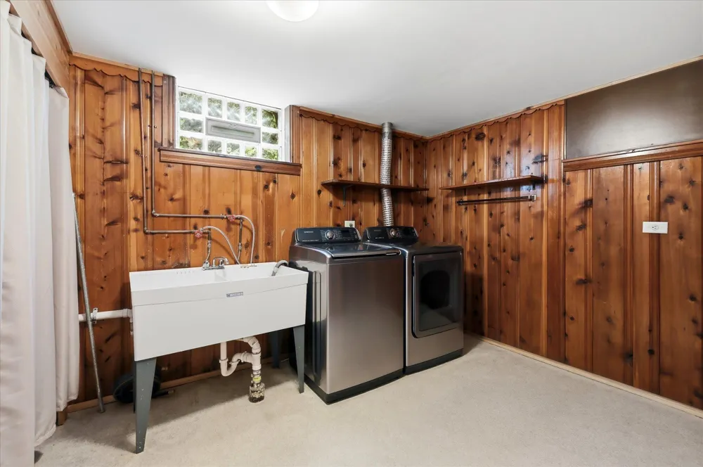 4857 Xerxes Avenue S Minneapolis, MN 55410