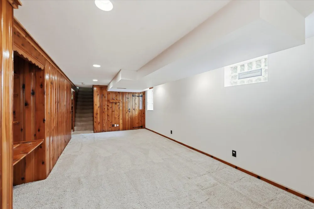 4857 Xerxes Avenue S Minneapolis, MN 55410
