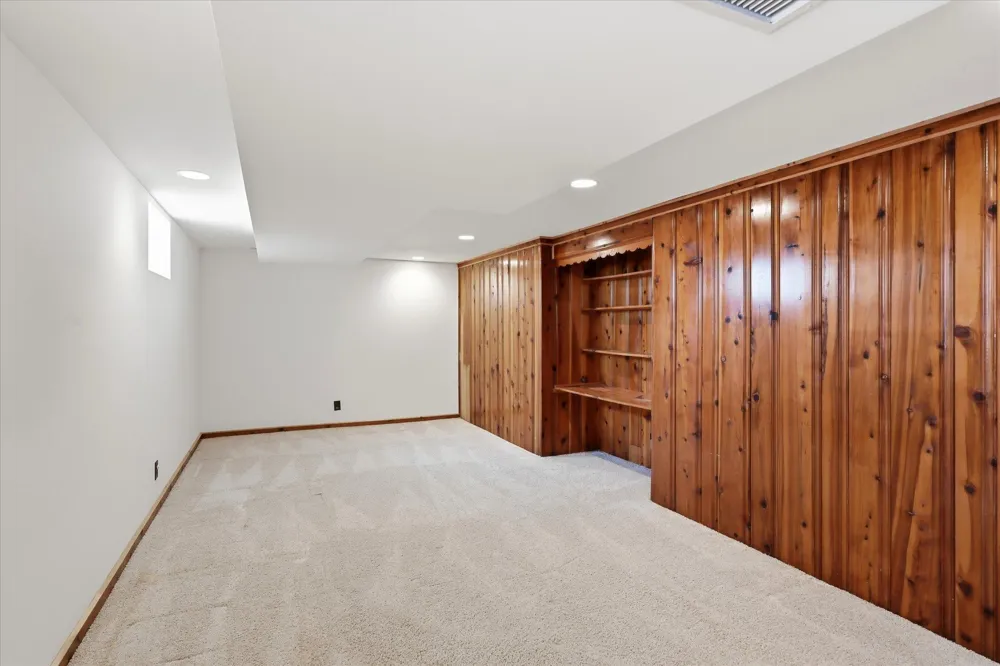 4857 Xerxes Avenue S Minneapolis, MN 55410