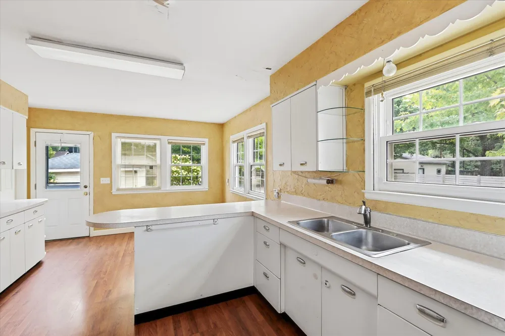 4857 Xerxes Avenue S Minneapolis, MN 55410