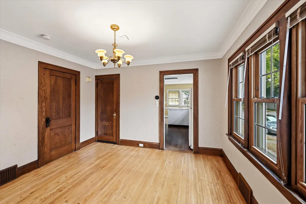 4857 Xerxes Avenue S Minneapolis, MN 55410