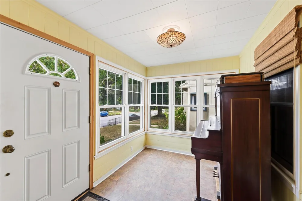 4857 Xerxes Avenue S Minneapolis, MN 55410