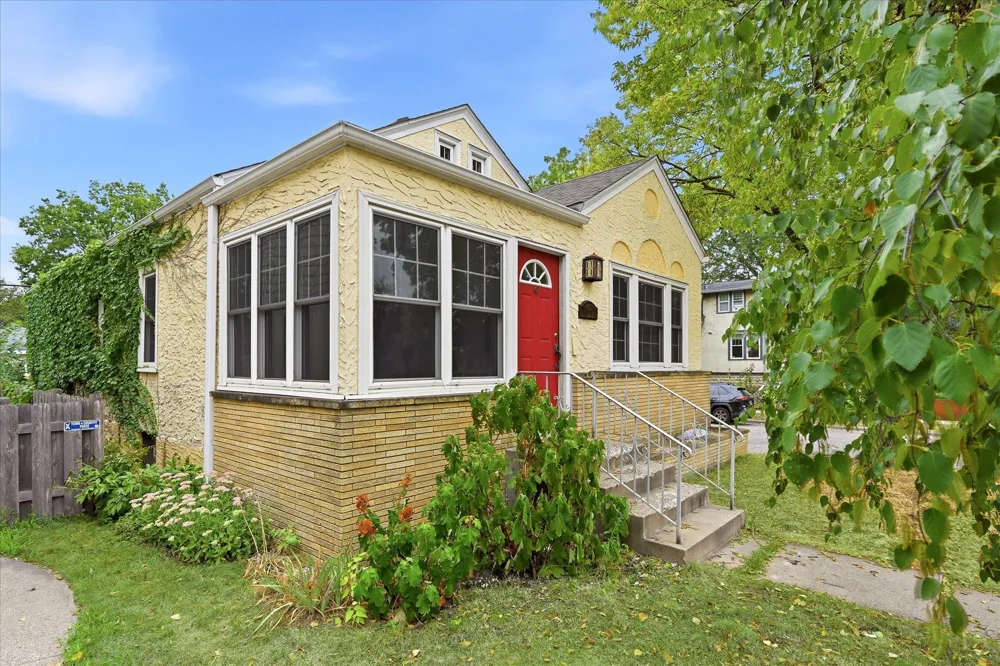 4857 Xerxes Avenue S Minneapolis, MN 55410