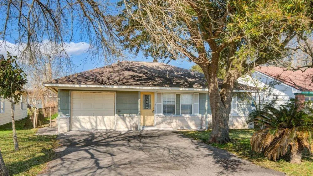 714 W 7th Street Freeport, TX 77541