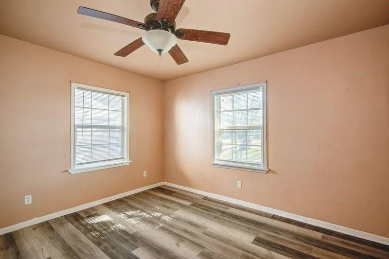714 W 7th Street Freeport, TX 77541