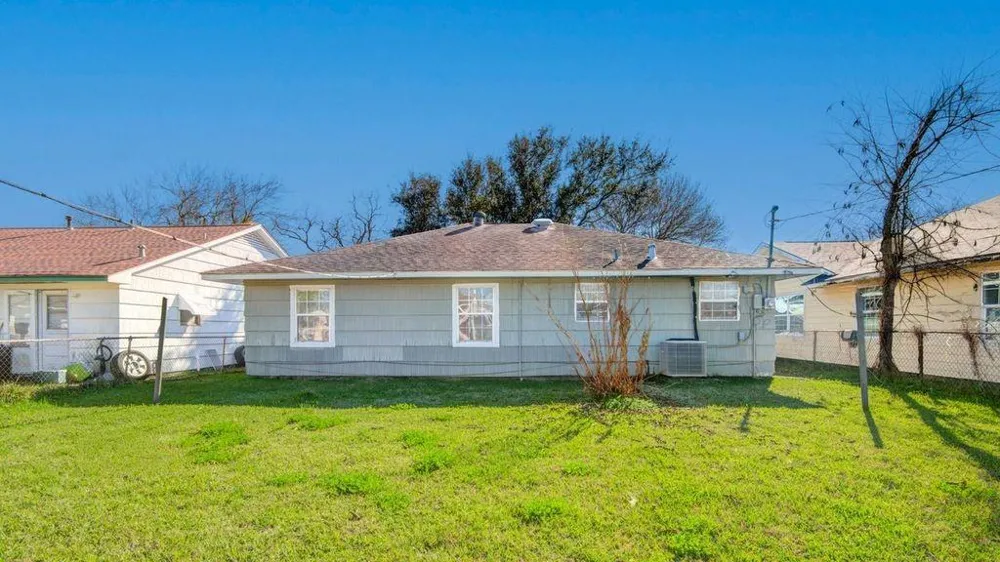 714 W 7th Street Freeport, TX 77541
