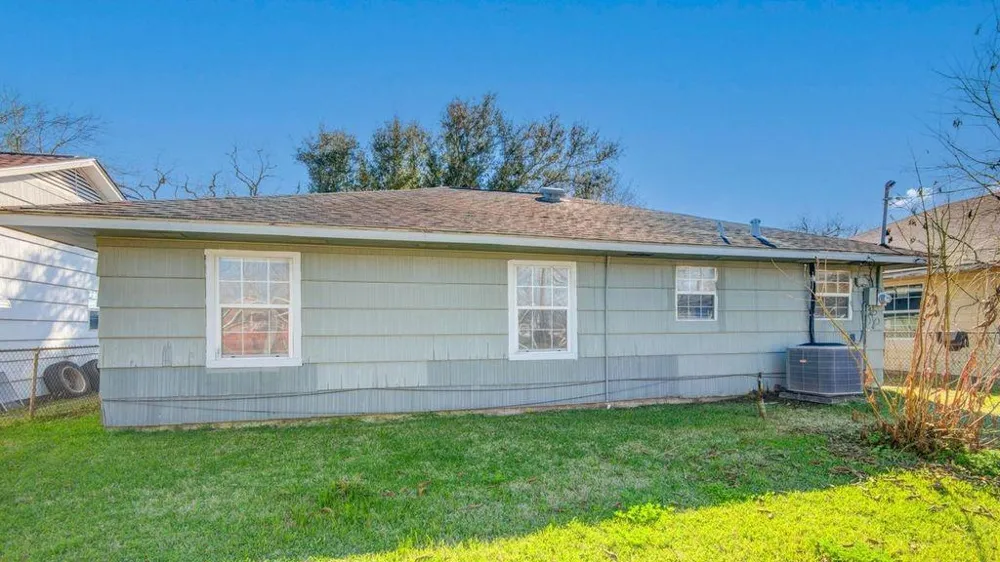 714 W 7th Street Freeport, TX 77541