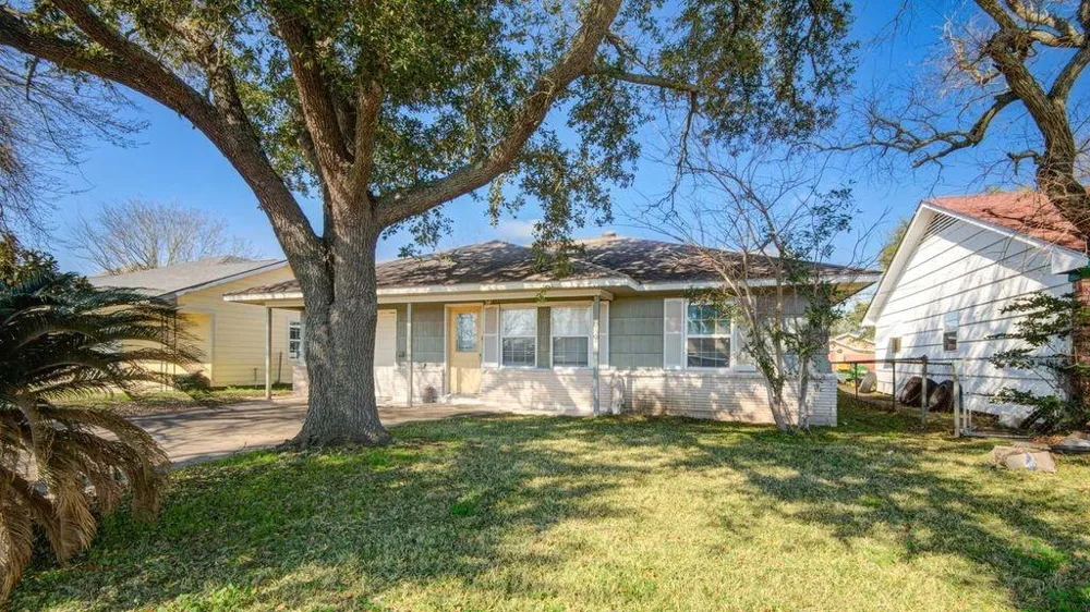 714 W 7th Street Freeport, TX 77541