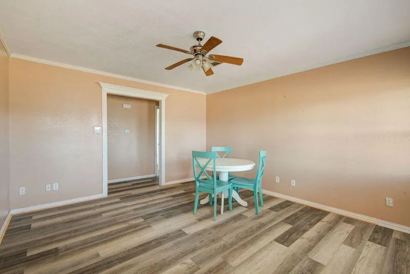714 W 7th Street Freeport, TX 77541