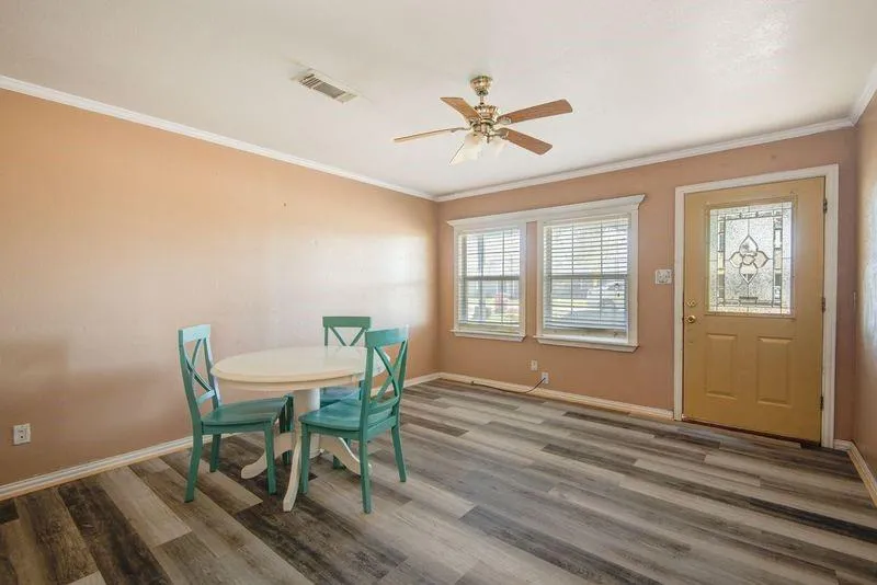 714 W 7th Street Freeport, TX 77541