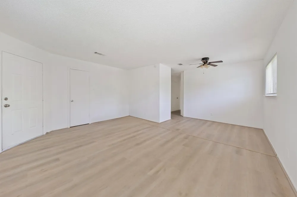 700 Lyle W Avenue #C Cleveland, TX 77327