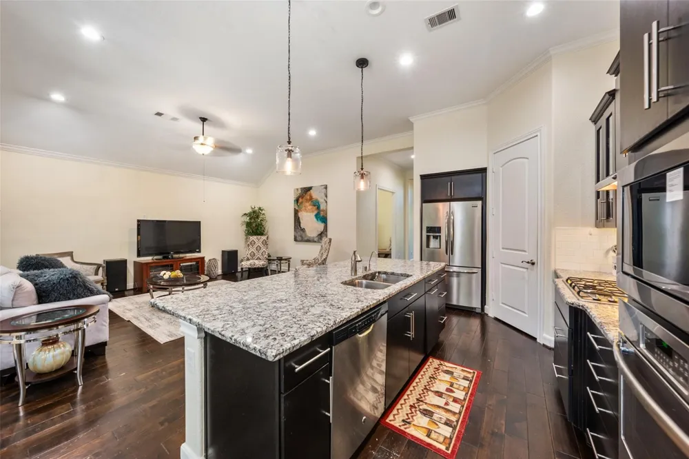 138 Claret Cup Lane Montgomery, TX 77316