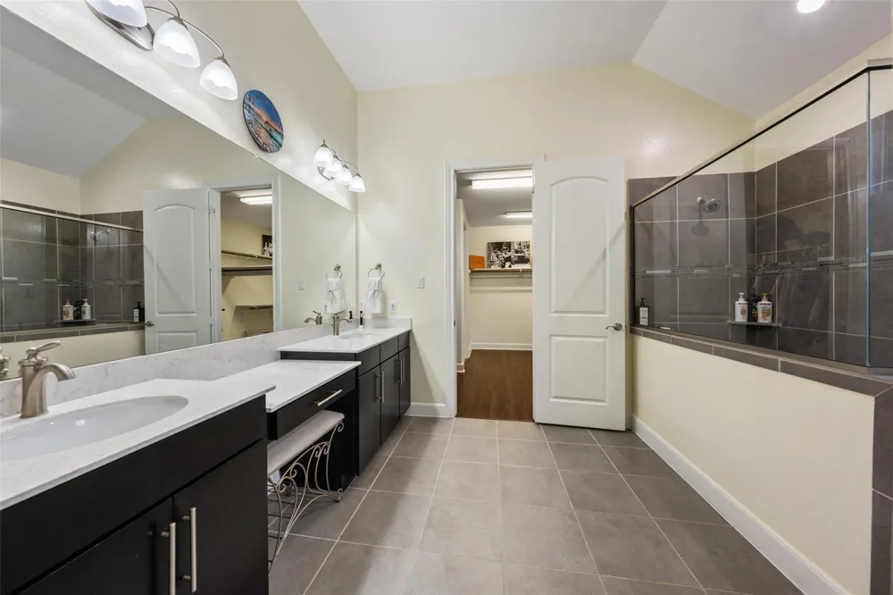 138 Claret Cup Lane Montgomery, TX 77316
