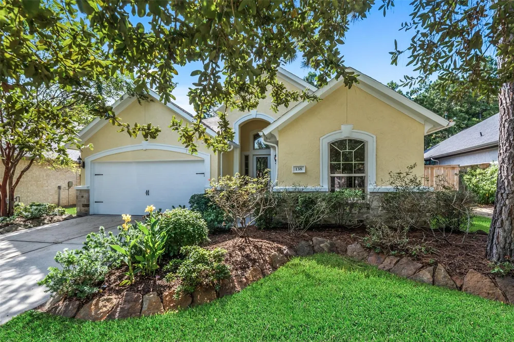138 Claret Cup Lane Montgomery, TX 77316