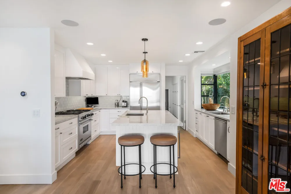 7089 Birdview Avenue Malibu, CA 90265