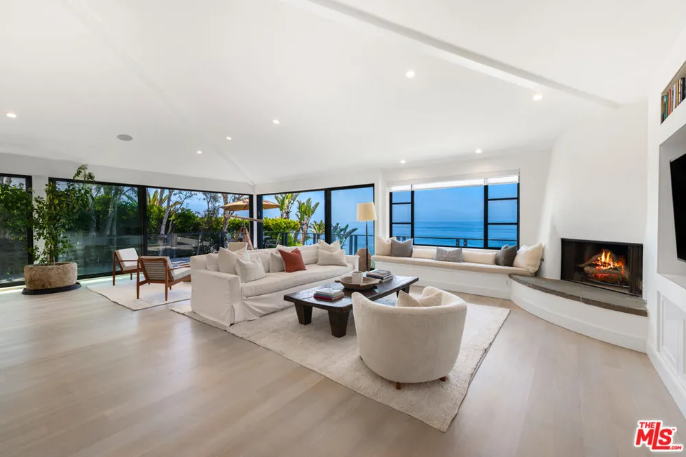 7089 Birdview Avenue Malibu, CA 90265