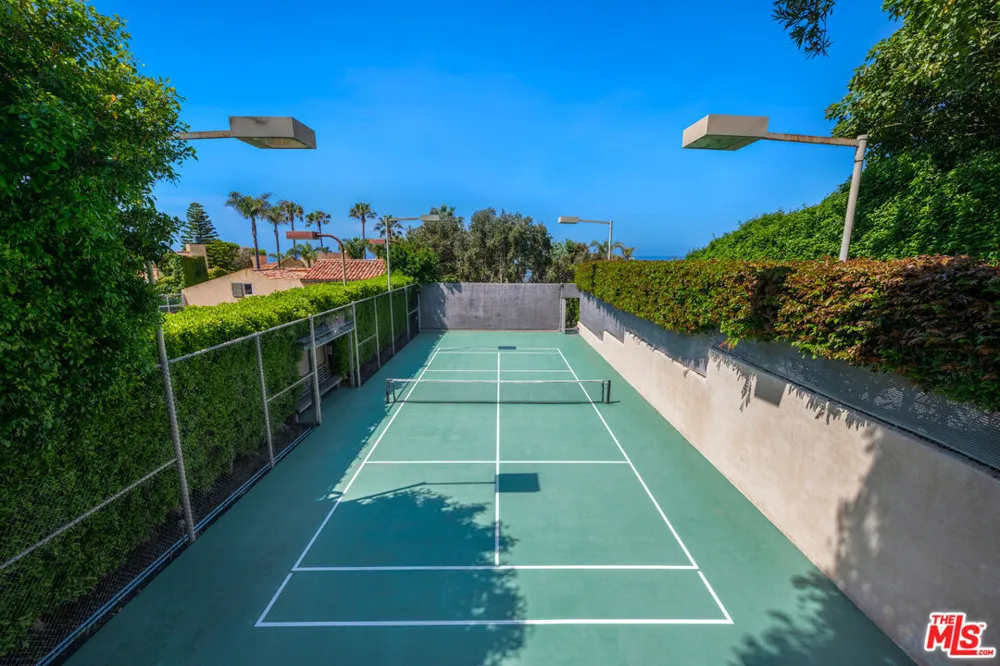 7089 Birdview Avenue Malibu, CA 90265