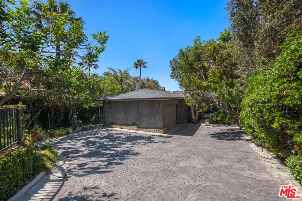 7089 Birdview Avenue Malibu, CA 90265
