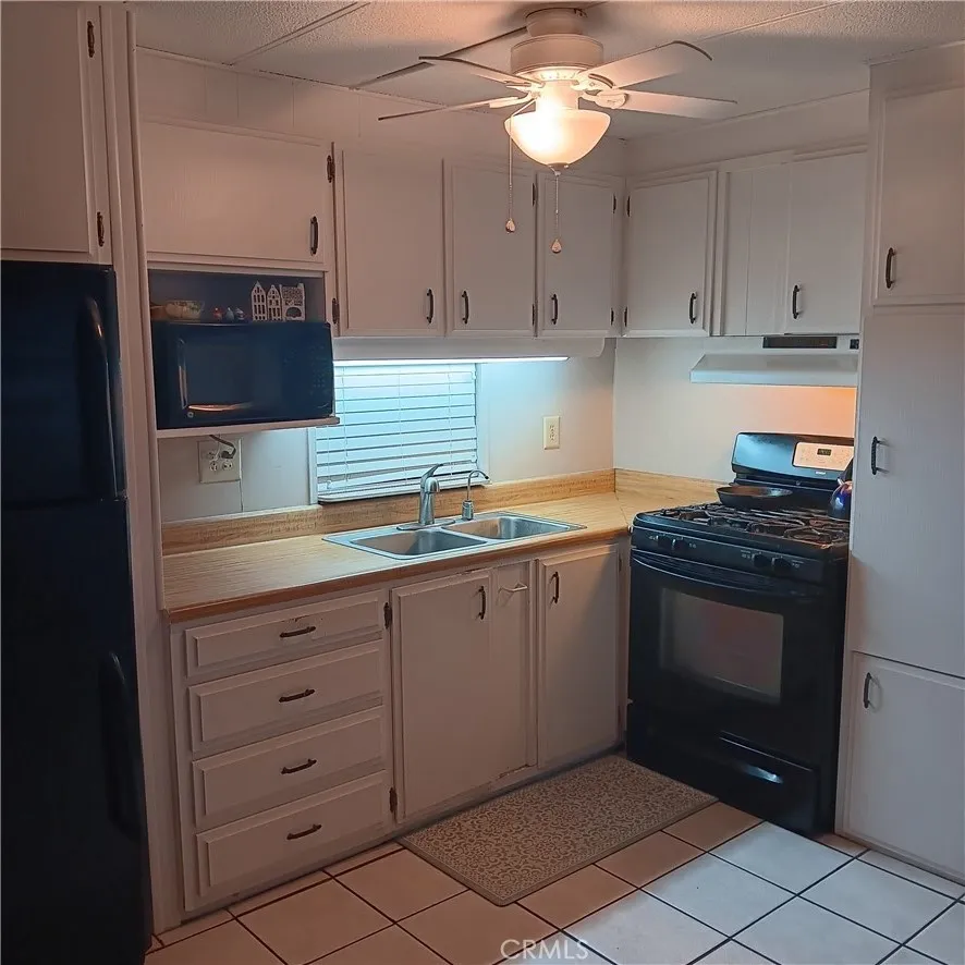 575 S Lyon Avenue #142 Hemet, CA 92543
