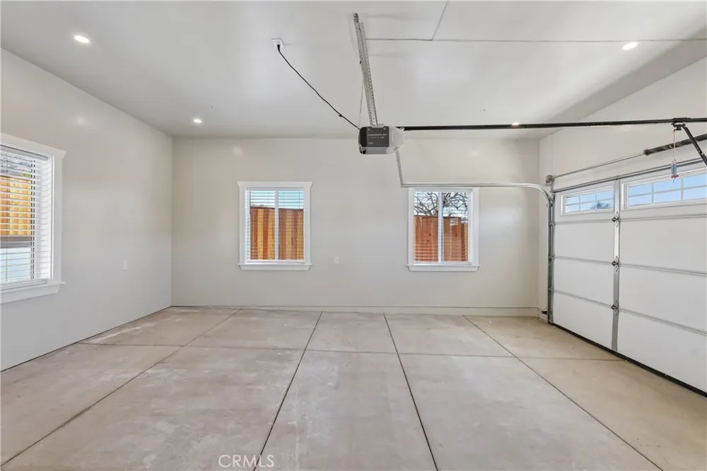 23 E Pine Street Altadena, CA 91001